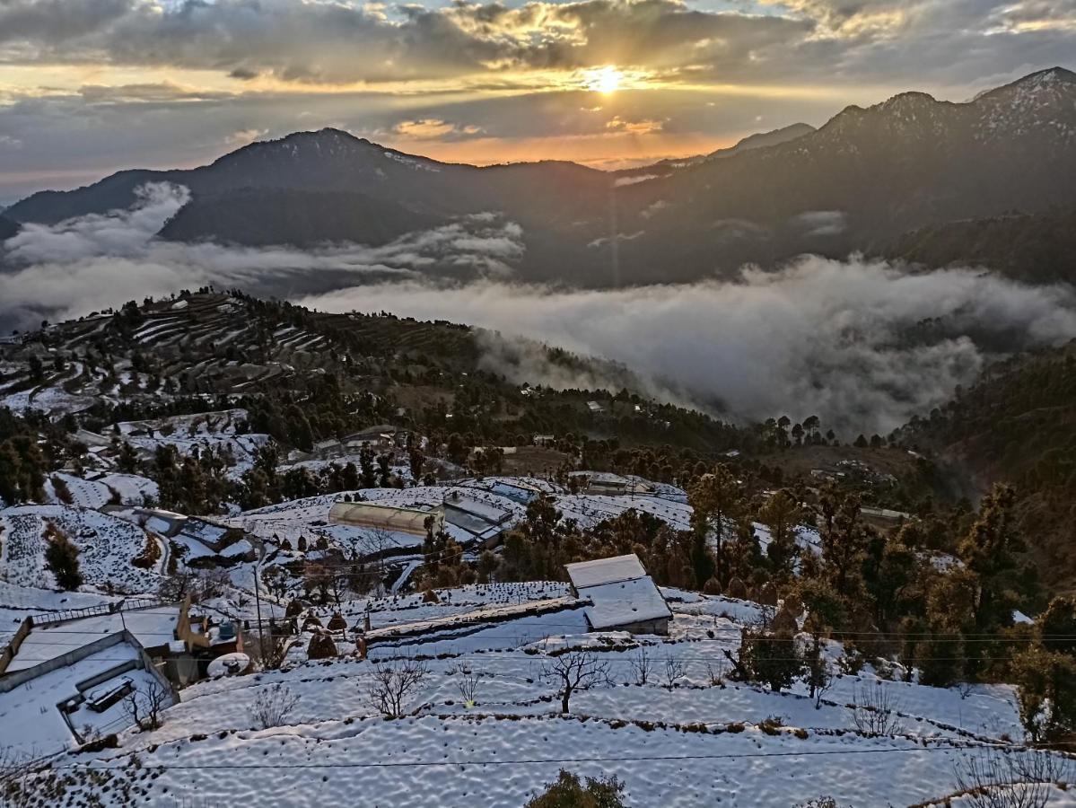 The Hillans Resort & Cottages Kanatal Exterior photo